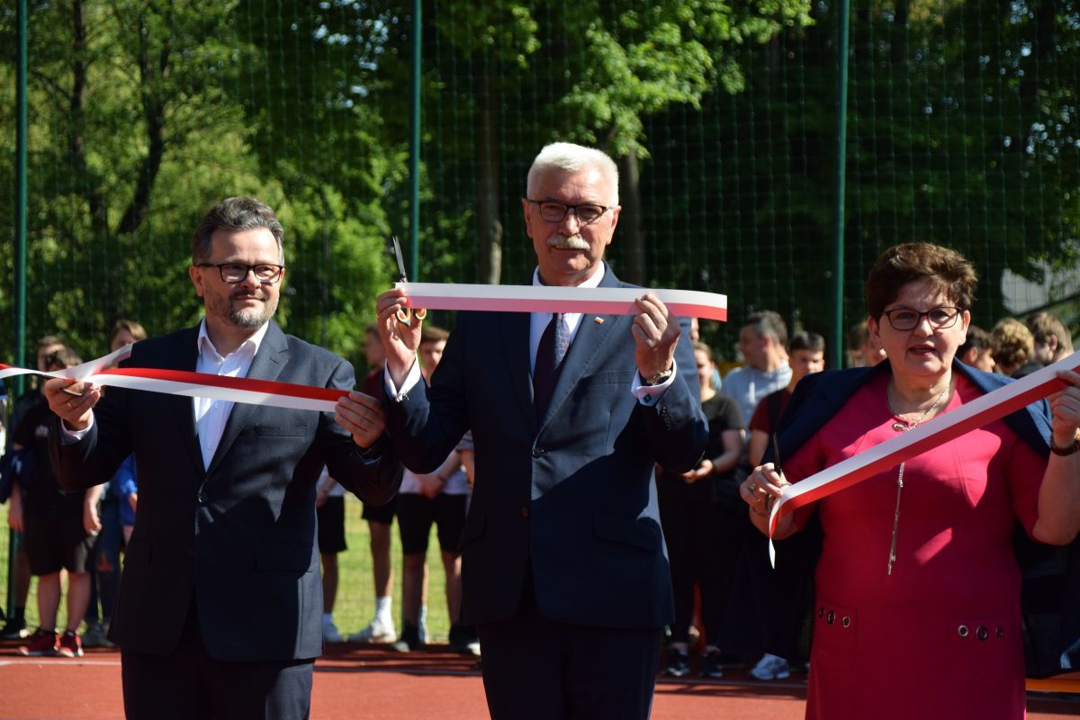 Otwarcie boiska szkolnego w Zwierzyńcu